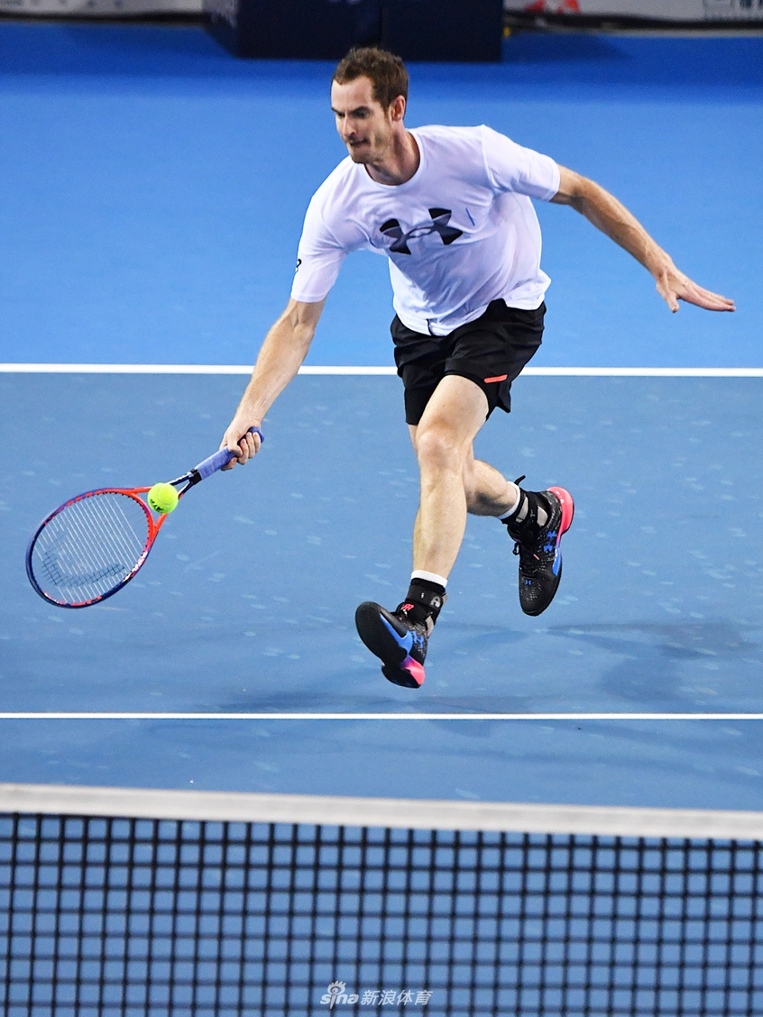 包含从山东男篮内部沟通备战足总杯到穆雷与70激战RNG分钟，里昂关键时刻外线爆发的词条